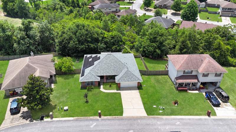 4 bedroom Detached Single Family at 221 Citadel Lane, Iron Gate S/D Ph I Lot 11 Blk A, Crestview — photo 2