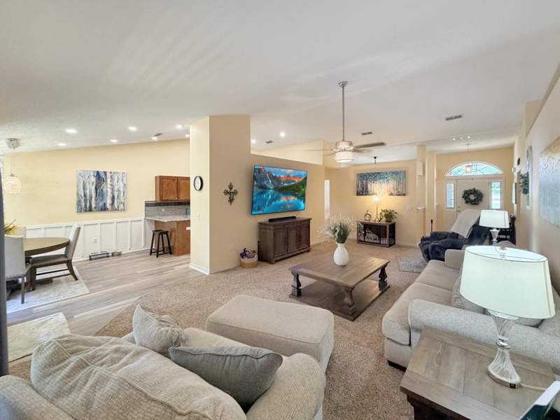 4 bedroom Detached Single Family at 221 Citadel Lane, Iron Gate S/D Ph I Lot 11 Blk A, Crestview — photo 4