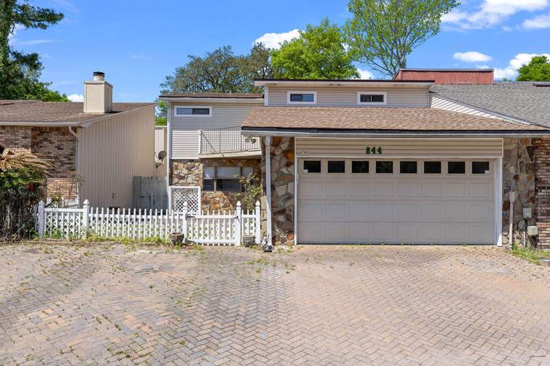 3 bedroom Townhouse at 844 Holbrook Circle, Donlabrook Gardyns, Fort Walton Beach — photo 3