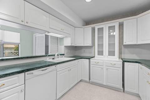 844 Holbrook Circle, Fort Walton Beach FL - photo 9 of 67