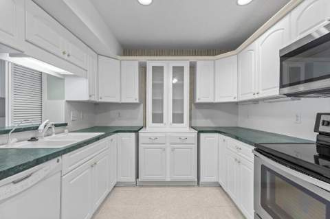 844 Holbrook Circle, Fort Walton Beach FL - photo 8 of 67