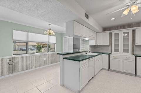 844 Holbrook Circle, Fort Walton Beach FL - photo 7 of 67