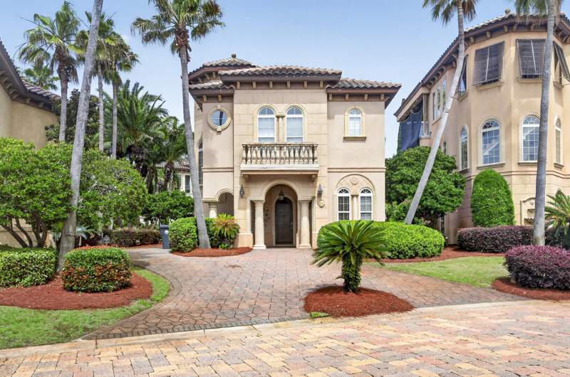 4 bedroom Detached Single Family at 212 Rue St Tropez, Saint Tropez, Miramar Beach — photo 2