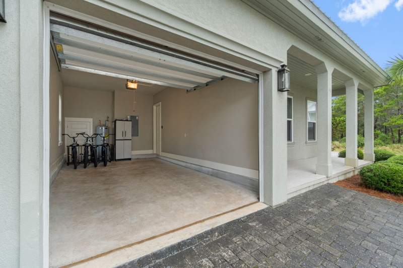 4 bedroom Detached Single Family at 14 Mobile Street, Frangista Beach 2nd Addn, Miramar Beach — photo 4