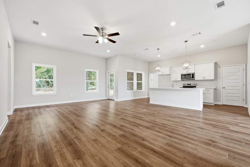 5 bedroom Detached Single Family at 6062 John Nix Road, Country Breeze Est, Crestview — photo 4