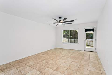 625 Emerald Lane, Fort Walton Beach FL - photo 7 of 30