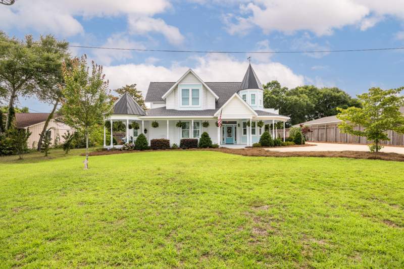 6 bedroom Detached Single Family at 417 Benning Drive, Calhoun S/D To Destin, Destin — photo 4