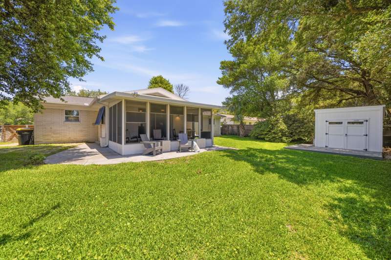 4 bedroom Detached Single Family at 326 NW Leah Miller Drive, Vesta Hts 4th Add, Fort Walton Beach — photo 5