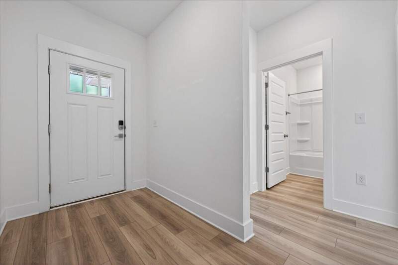 4 bedroom Detached Single Family at 210 Lyla Lane, Magnolia Creek Phase 1, Crestview — photo 5