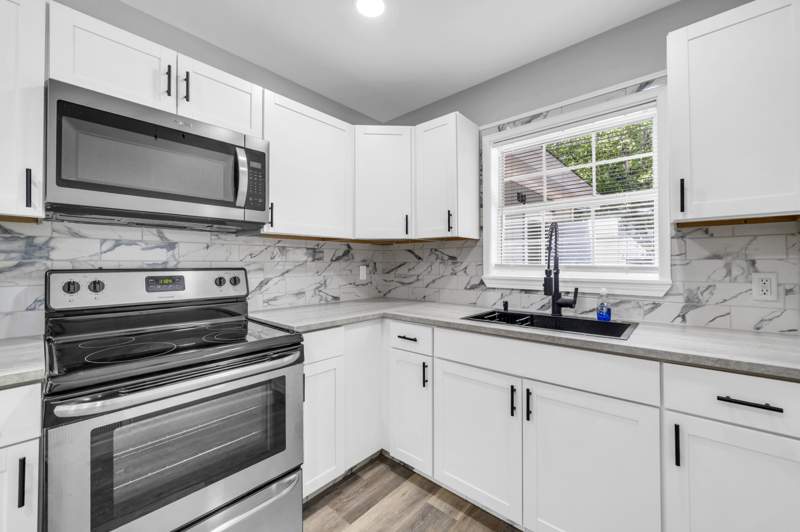 4 bedroom Detached Single Family at 900 Bryn Mawr Boulevard, Bryn Mawr Park, Mary Esther — photo 3