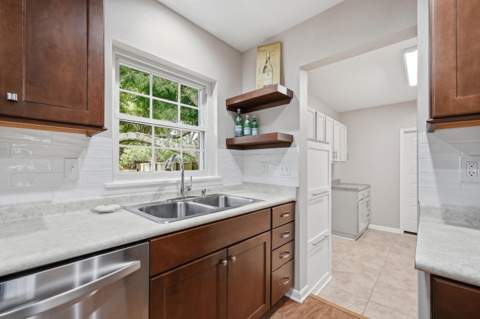 514 E Hollywood Boulevard, Mary Esther FL - photo 13 of 75