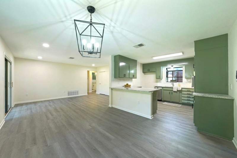 3 bedroom Detached Single Family at 46 NW Hemlock Drive, Municipal S/D, Fort Walton Beach — photo 2