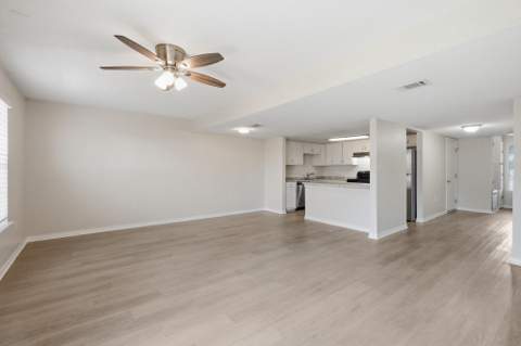 1818 Whispering Oaks Lane, Fort Walton Beach FL - photo 11 of 21
