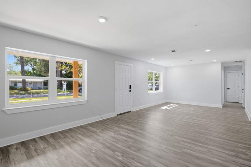 4 bedroom Detached Single Family at 271 Gregory Drive, Oak Tree Park, Mary Esther — photo 4