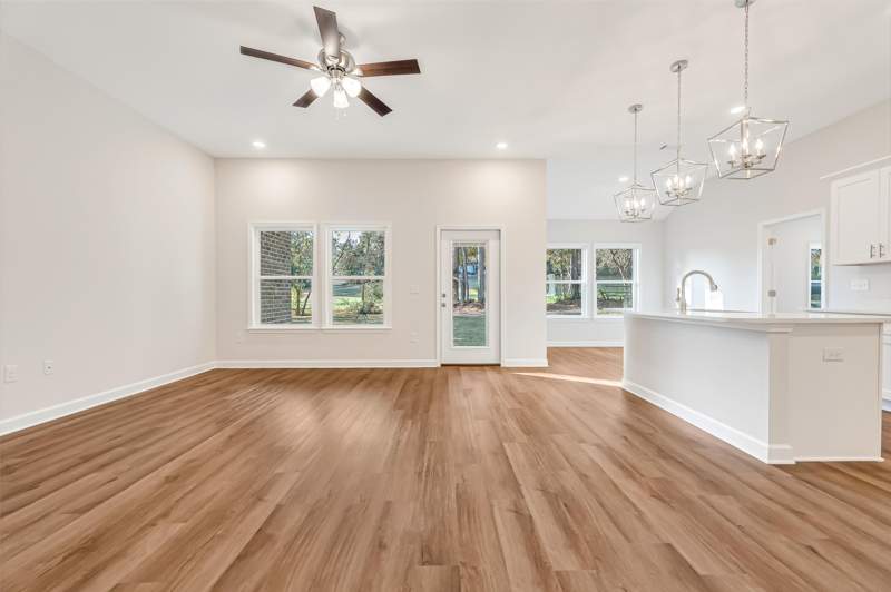 4 bedroom Detached Single Family at 3010 La Salle Court, Coronado Village Ph II, Crestview — photo 4