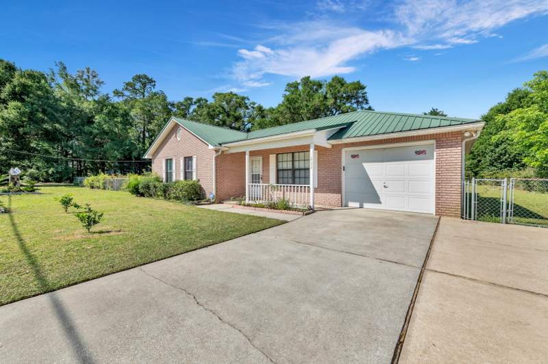 3 bedroom Detached Single Family at 1232 Mapoles Street, Northhill, Crestview — photo 3