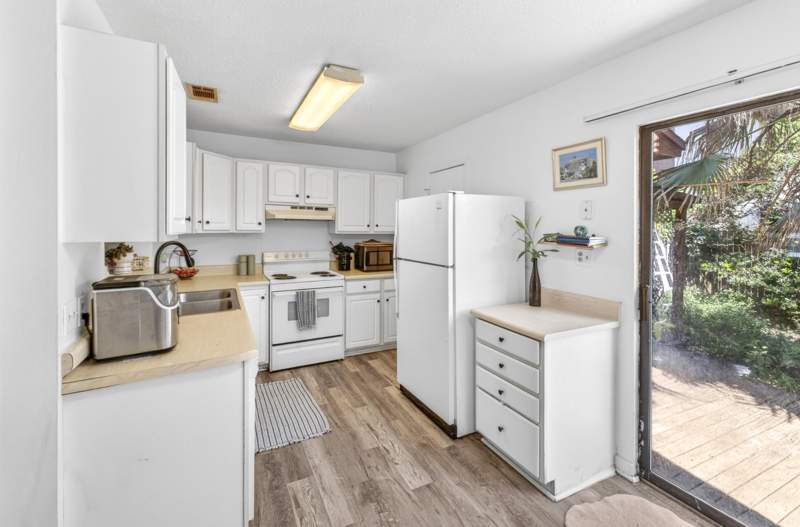 2 bedroom Townhouse at 710 Legion Drive #B5, Indian Hills, Destin — photo 4