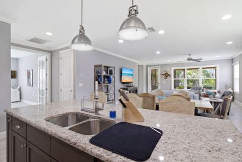 76 Oaktree Boulevard, Freeport FL - photo 7 of 30