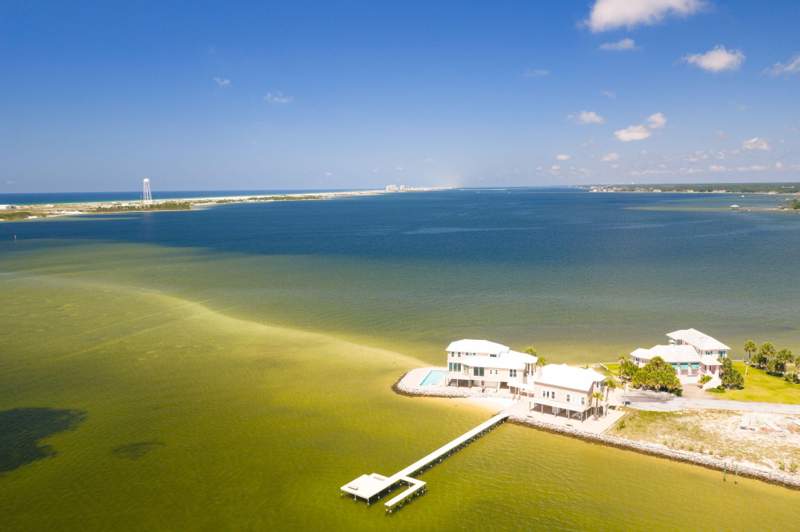 6 bedroom Detached Single Family at 320 Sunny Drive, Sandy Pointe, Mary Esther — photo 2