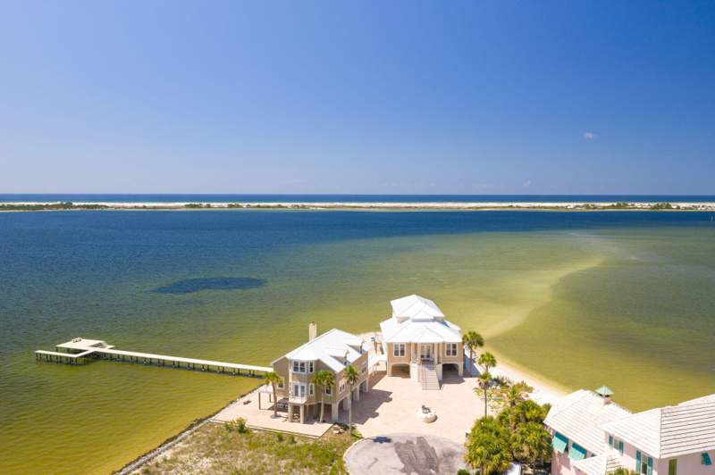6 bedroom Detached Single Family at 320 Sunny Drive, Sandy Pointe, Mary Esther — photo 3