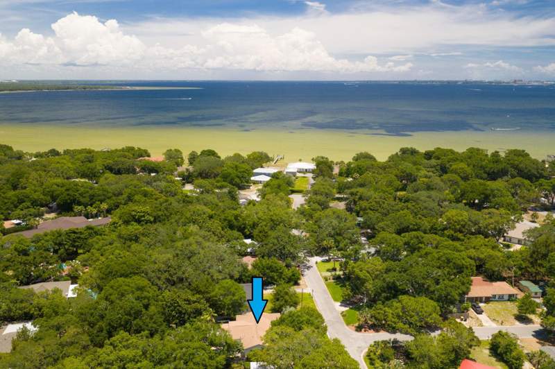 4 bedroom Detached Single Family at 313 NE Gardner Drive, Elliotts Point 4th Addn, Fort Walton Beach — photo 3