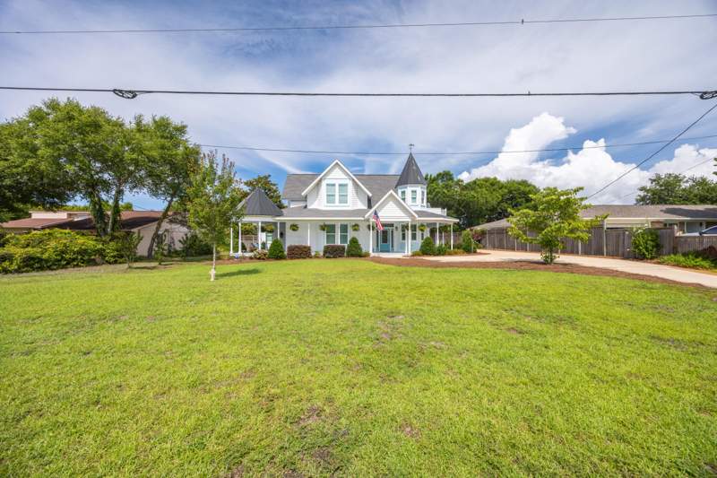 6 bedroom Detached Single Family at 417 Benning Drive, Calhoun S/D To Destin, Destin — photo 5
