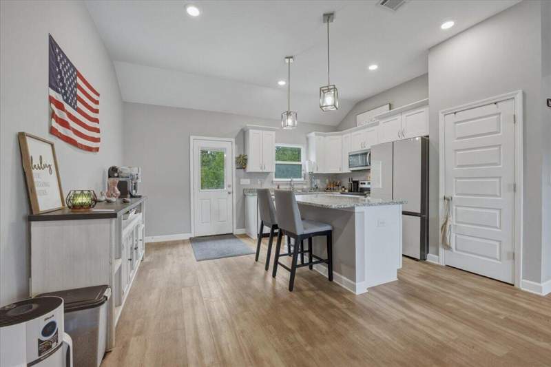 3 bedroom Detached Single Family at 3103 Pinot Way, Majestic Oaks Vineyard, Crestview — photo 5