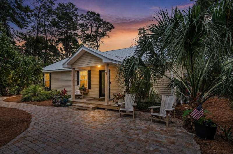 3 bedroom Detached Single Family at 92 Walnut Street, Gulfview Heights, Santa Rosa Beach — photo 3