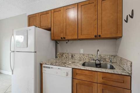 210 Pelham Road #215C, Fort Walton Beach FL - photo 11 of 29