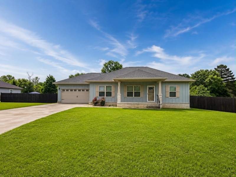 3 bedroom Detached Single Family at 8195 Shooter Lane, Hunters Creek, Laurel Hill — photo 3