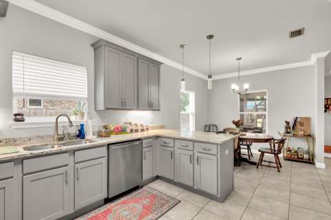 467 Sara Avenue, Mary Esther FL - photo 14 of 39