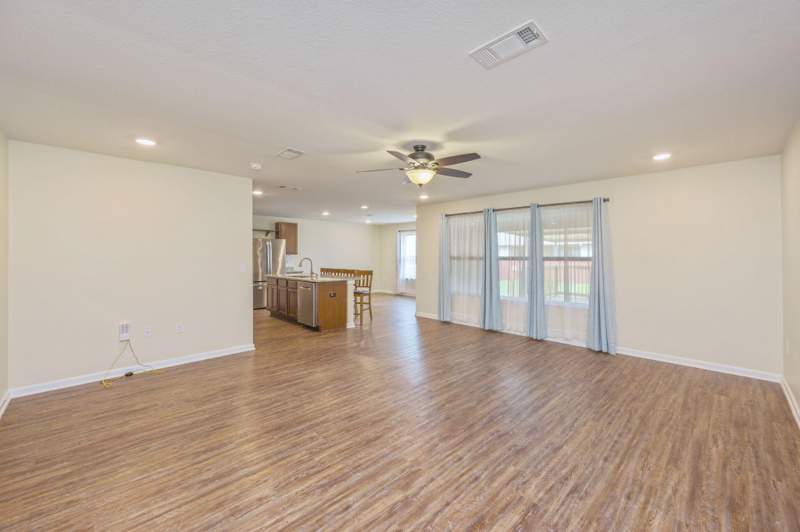 4 bedroom Detached Single Family at 363 Merlin Court, Redstone Commons, Crestview — photo 5