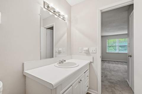 609 Colonial Drive #8, Fort Walton Beach FL - photo 22 of 43