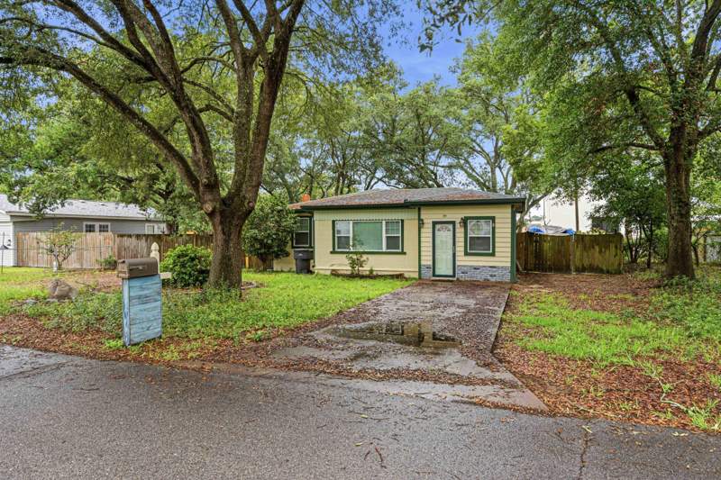 2 bedroom Detached Single Family at 19 SW Comet Street, Kellys Addn To Fort Walton Beach, Fort Walton Beach — photo 3