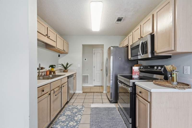 3 bedroom Detached Single Family at 657 Jerrells Avenue, Old Town Ph III Lot 41, Fort Walton Beach — photo 4