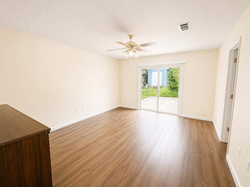 3 bedroom Detached Single Family at 111 Trenton Avenue, Park Place 5, Crestview — photo 4
