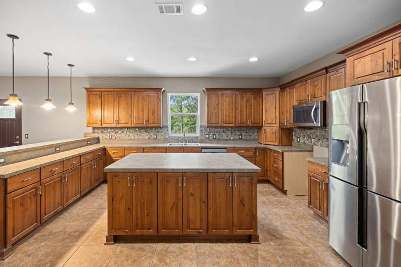 5 bedroom Detached Single Family at 409 Hart Street, Florida Heights, Niceville — photo 3