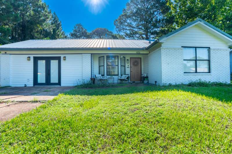 4 bedroom Detached Single Family at 406 Rosewood Avenue, Wynnehaven Beach Estates, Mary Esther — photo 2