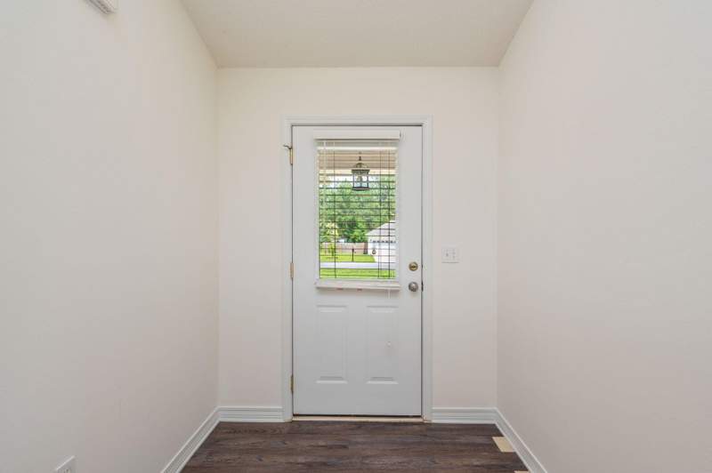 4 bedroom Detached Single Family at 8180 Shooter Lane, Hunters Creek, Laurel Hill — photo 5