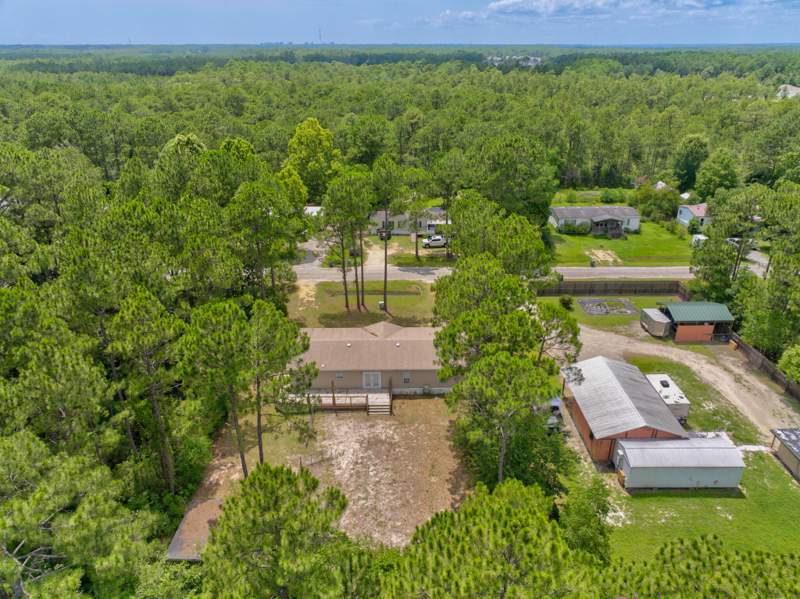 5 bedroom Mobile Home at 98 Holly Pines Circle, Holly Pines Estates, Santa Rosa Beach — photo 3