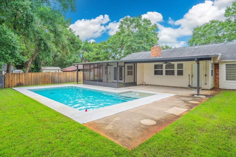 3 bedroom Detached Single Family at 1732 Bayshore Drive, Pinewood Estates 2, Niceville — photo 2