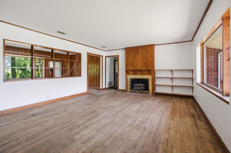 3 bedroom Detached Single Family at 855 N Pearl Street, Crestview Lots 3 & 4 Blk 36, Crestview — photo 4