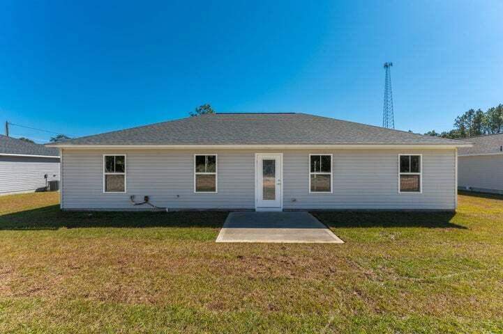 4 bedroom Detached Single Family at 6020 Emmy Lynn Lane, Southern Belle, Crestview — photo 4
