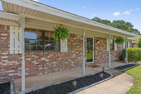 5 Lakeview Drive, Mary Esther FL - photo 8 of 36