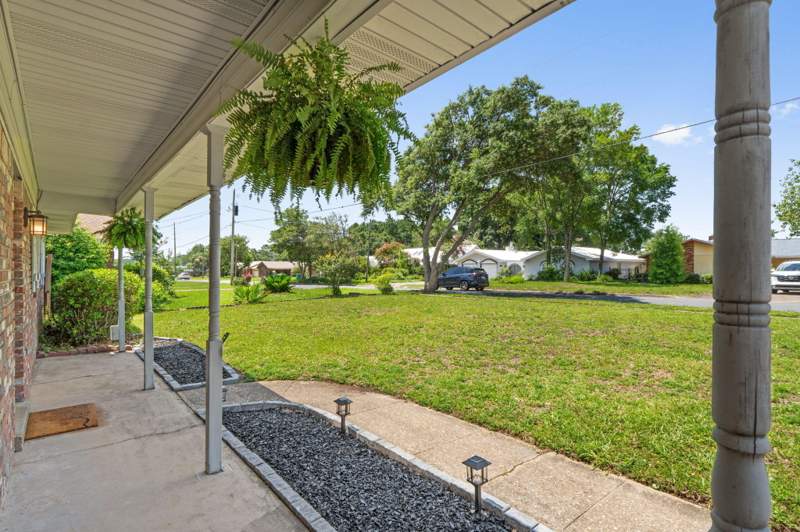 4 bedroom Detached Single Family at 5 Lakeview Drive, Casa Loma S/D, Mary Esther — photo 3