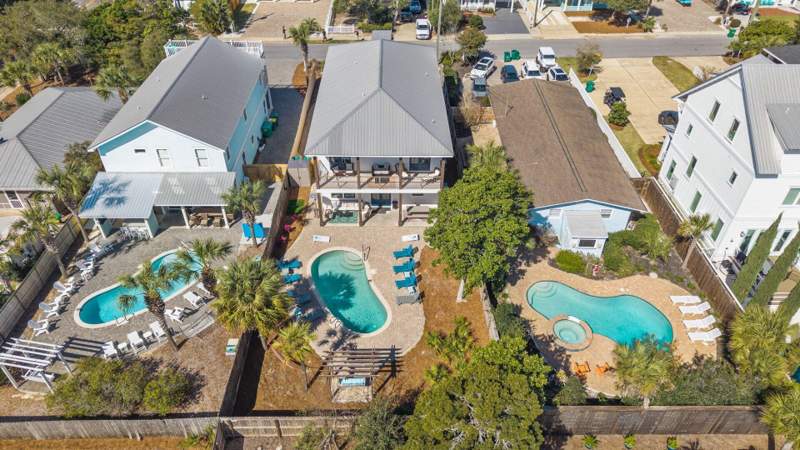 6 bedroom Detached Single Family at 85 Cobia Street, Crystal Beach, Destin — photo 2