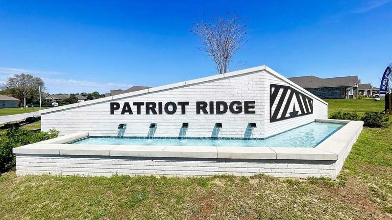5 bedroom Detached Single Family at 2804 Wingman Way, Patriot Ridge, Crestview — photo 3