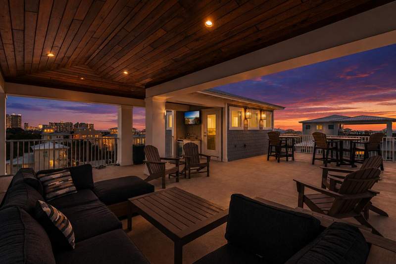 8 bedroom Detached Single Family at 65 Daytona Street, Frangista Beach 1st Addn, Miramar Beach — photo 2