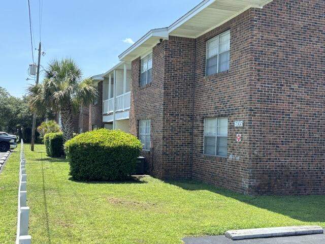 2 bedroom Condominium at 605 Colonial Drive #2, Fair Oaks Village Condo, Fort Walton Beach — photo 2