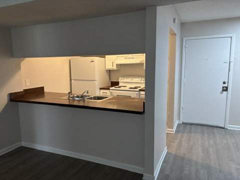 605 Colonial Drive #2, Fort Walton Beach FL - photo 6 of 22